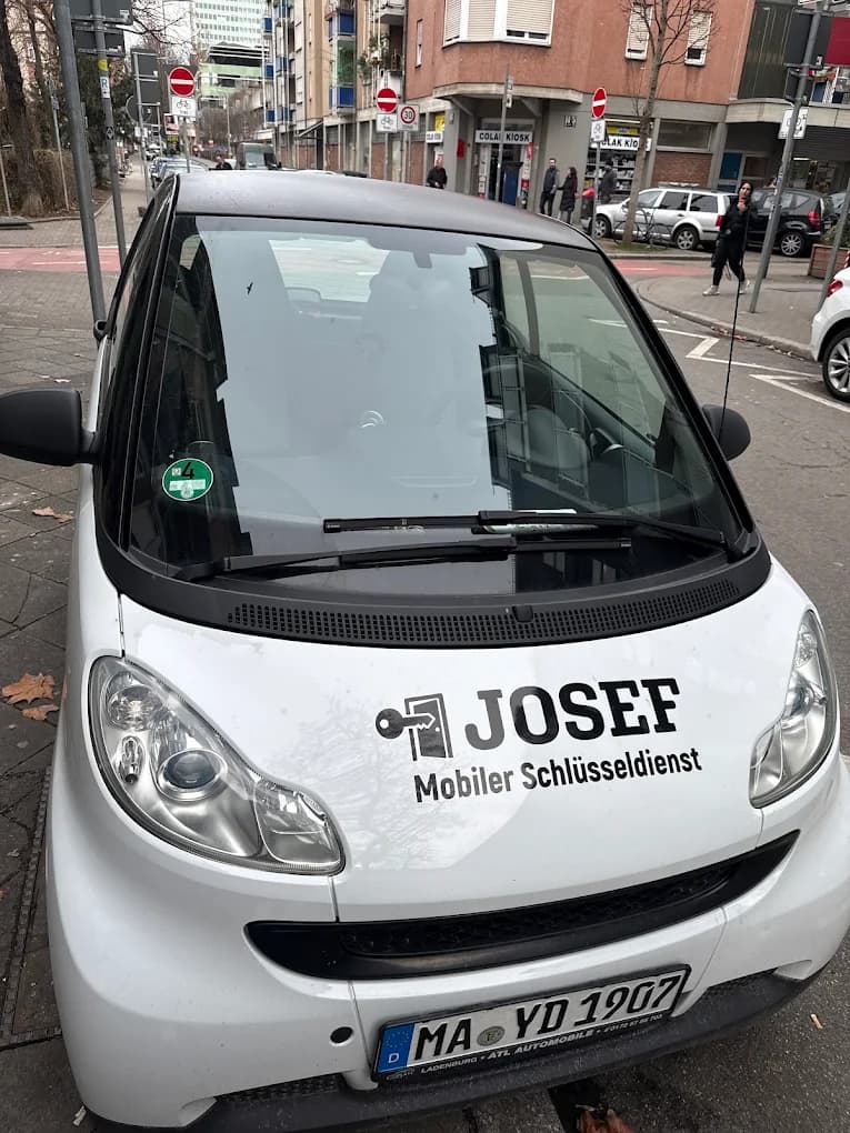 Fahrzeug von Schlüsseldienst Josef in Mannheim